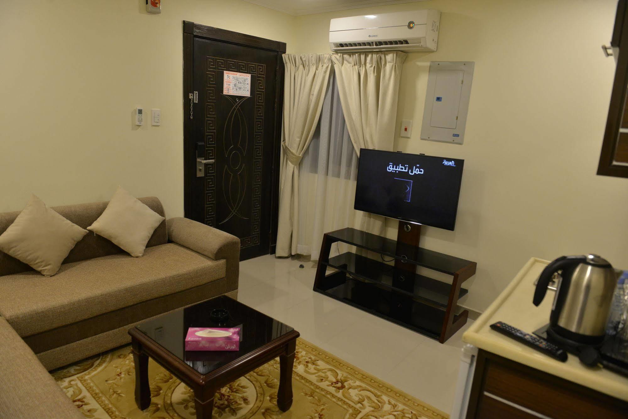 The First Tower Hotel Al Al Jubail Buitenkant foto